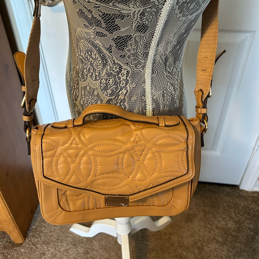 Elegant Tan Crossbody Bag